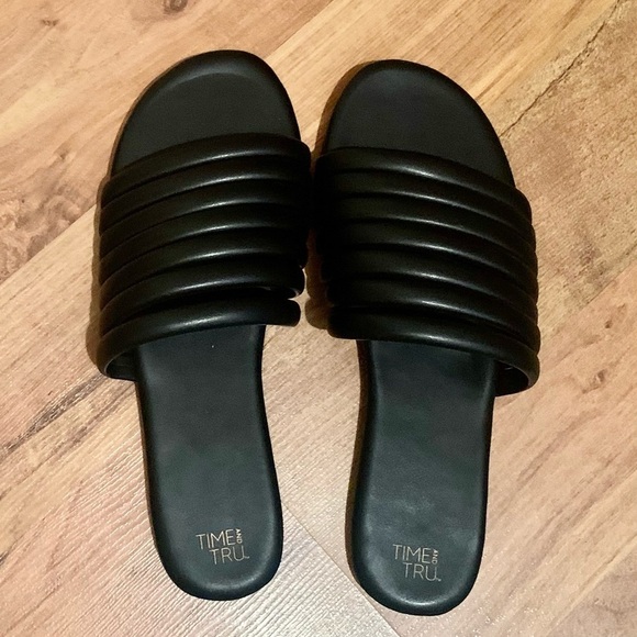 Time and Tru Shoes - Women’s Time and Tru black slip-on sandals, size 8, new without tags, never worn